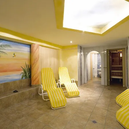 Flat With Sep Entrance *