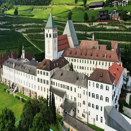 Flat With Sep Entrance On Ground Floor In Neustift