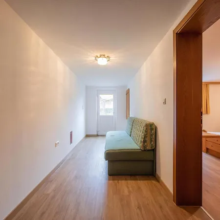 Apartment Flat With Sep Entrance On Ground Floor In Neustift *